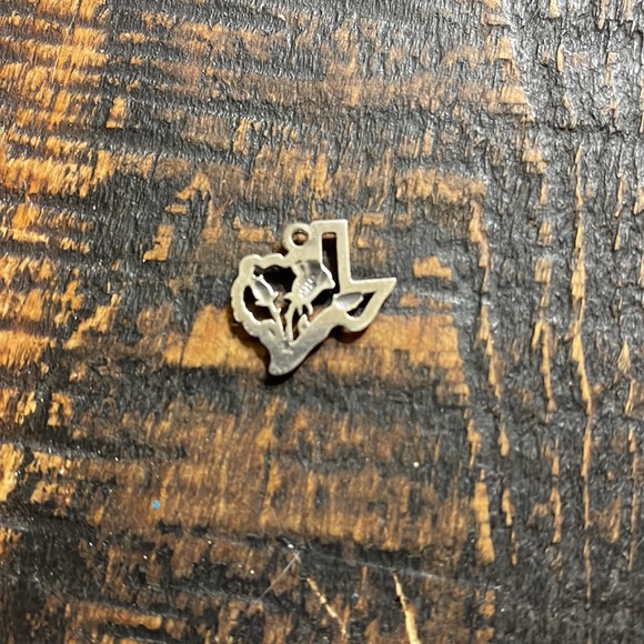 ✨Retired & Rare✨ James Avery Yellow Rose of Texas - Picture 2 of 2